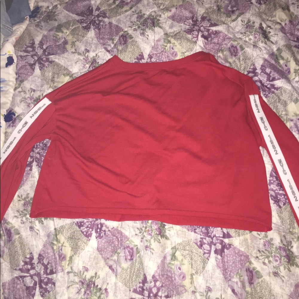 Red t-shirt crop top